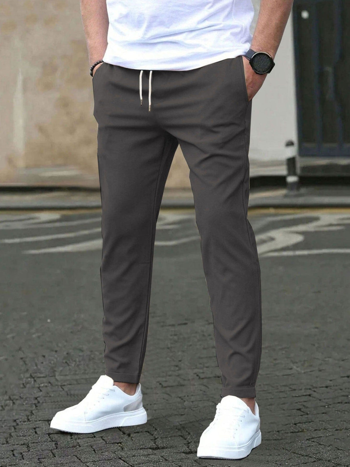 Pantalon fuselé à taille élastique