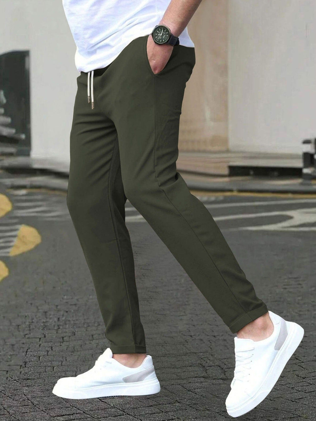 Pantalon fuselé à taille élastique