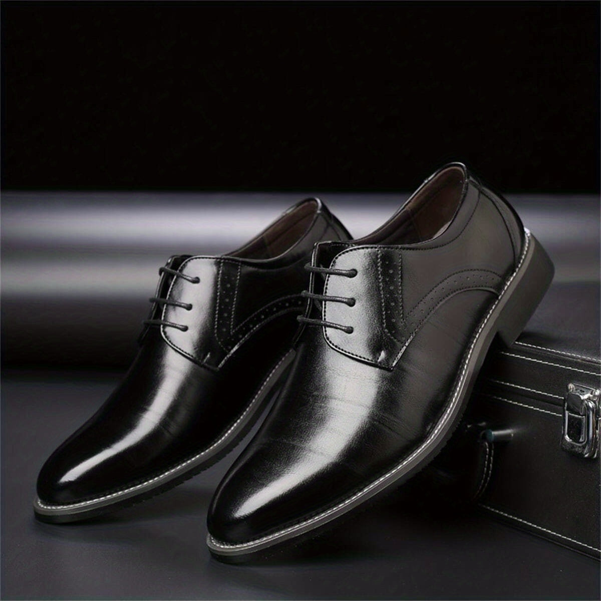 Mocassins à lacets bout allongé empeigne lisse allure sobre homme – Gennes