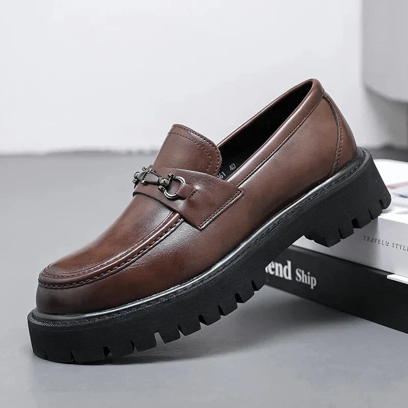 Mocassins à semelle crantée détail métallique homme – Fontenoy