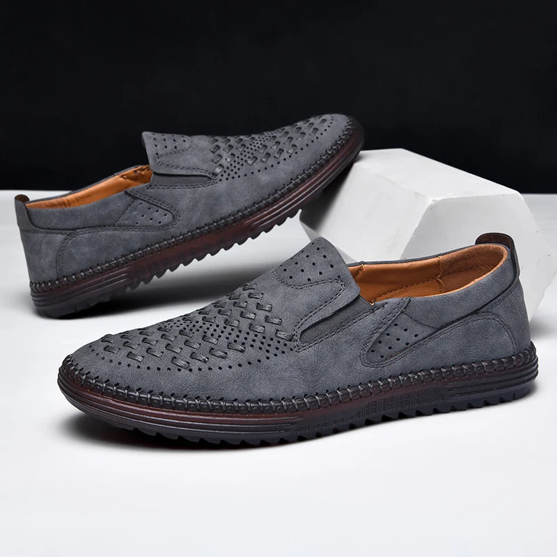 Mocassins ajourés à enfiler empiècements élastiques semelle crantée homme – Peyrehorade