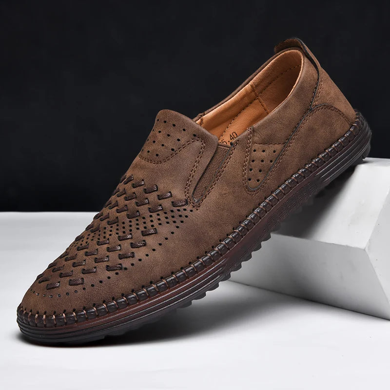 Mocassins ajourés à enfiler empiècements élastiques semelle crantée homme – Peyrehorade