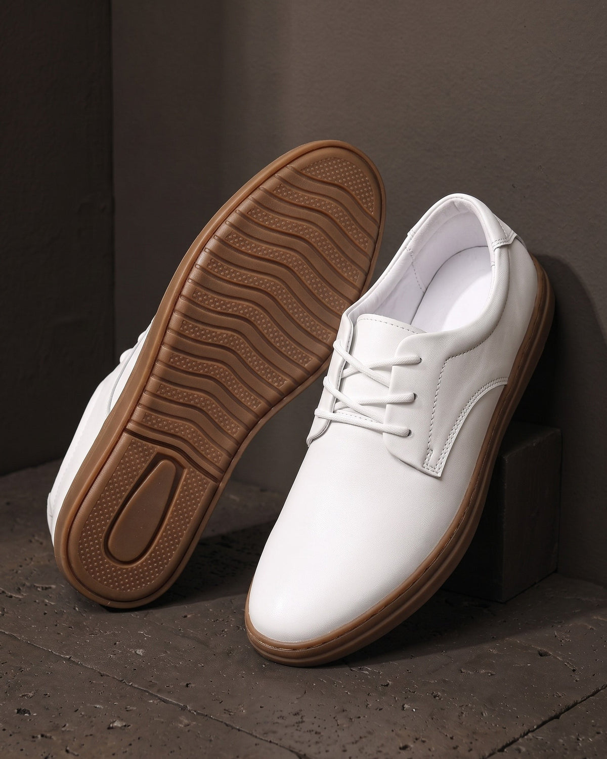 Chaussures à lacets semelle contrastée silhouette intemporelle homme – Castillon