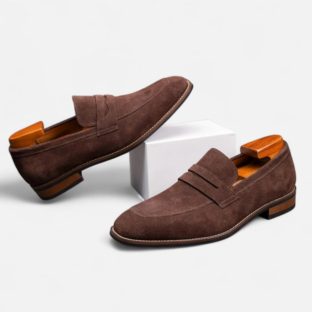 Mocassins penny en daim classiques à enfiler finition soignée homme – Serrant