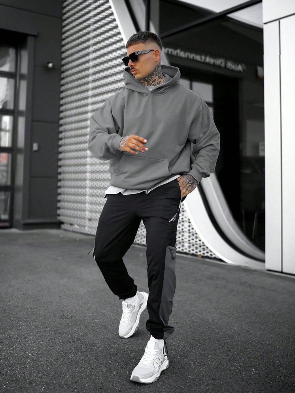 Hoodie oversize uni à capuche ample coupe urbaine confortable homme – Cérons