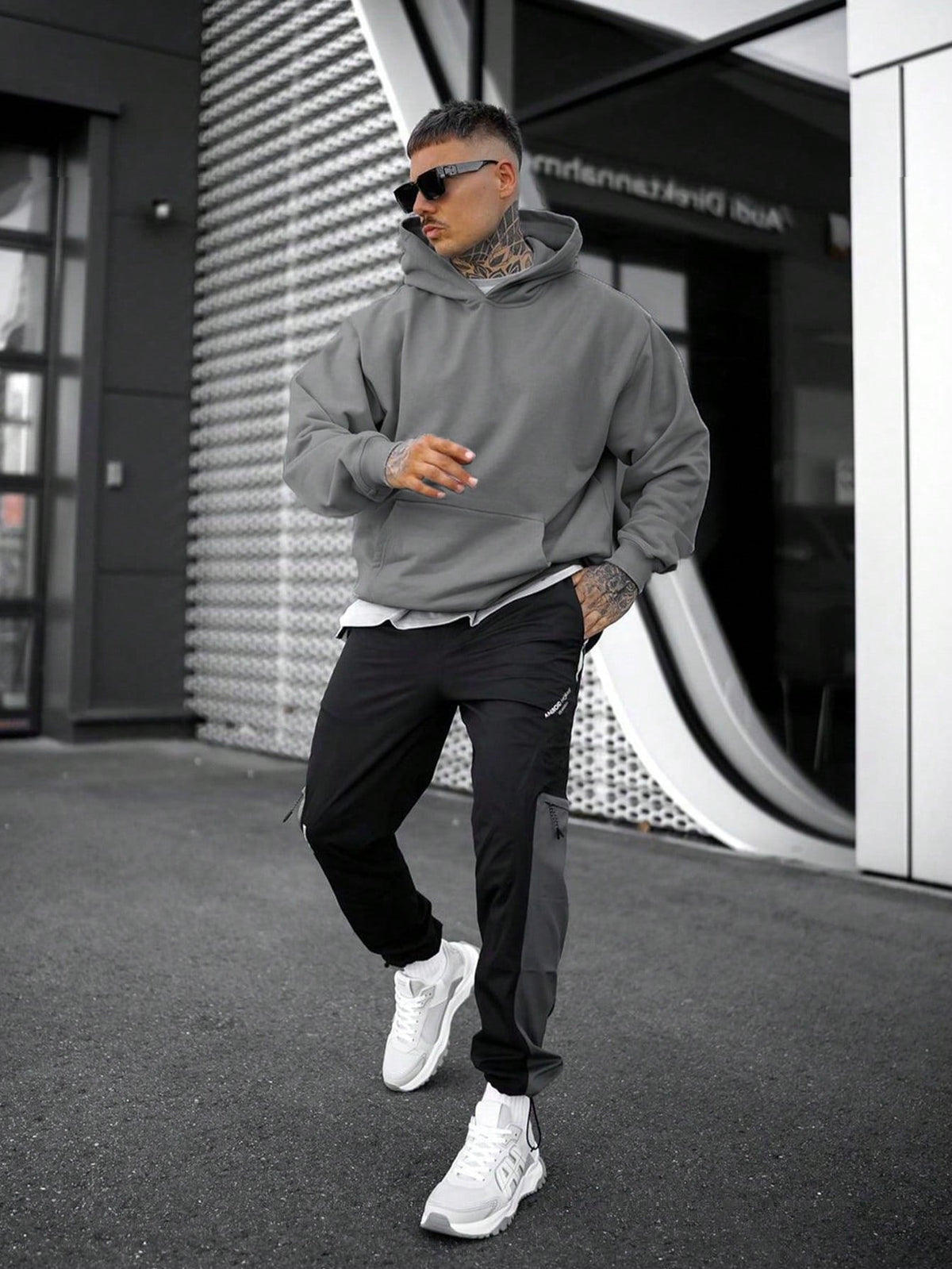 Hoodie oversize uni à capuche ample coupe urbaine confortable homme – Cérons