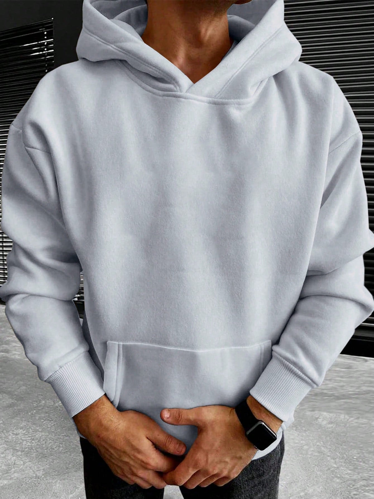 Hoodie oversize uni à capuche ample coupe urbaine confortable homme – Gris clair