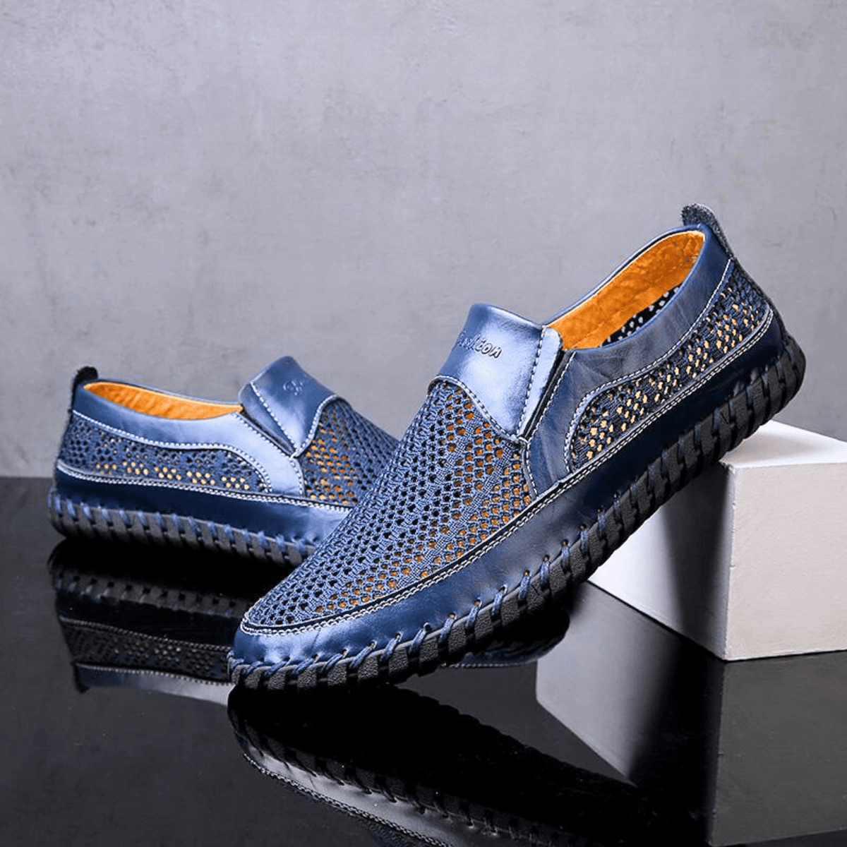 Chaussures à enfiler finition texturée