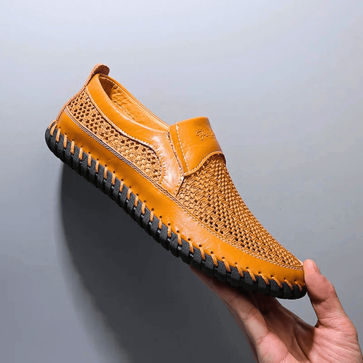 Chaussures à enfiler finition texturée