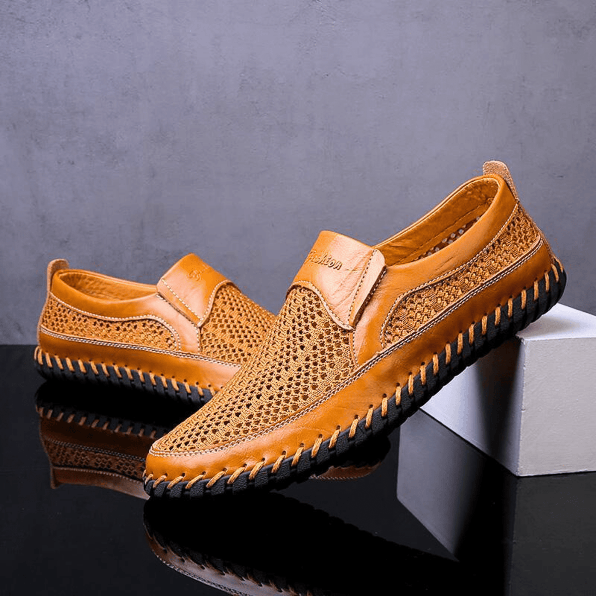 Chaussures à enfiler finition texturée